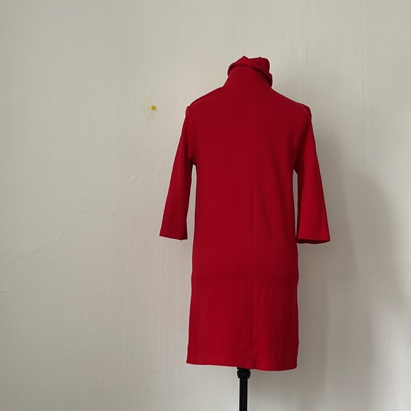 Beautiful sexy red dress that you will never go wrong with - Picture 2 of 5